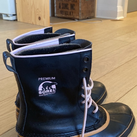 Sorel leather winter boots - Picture 2 of 3